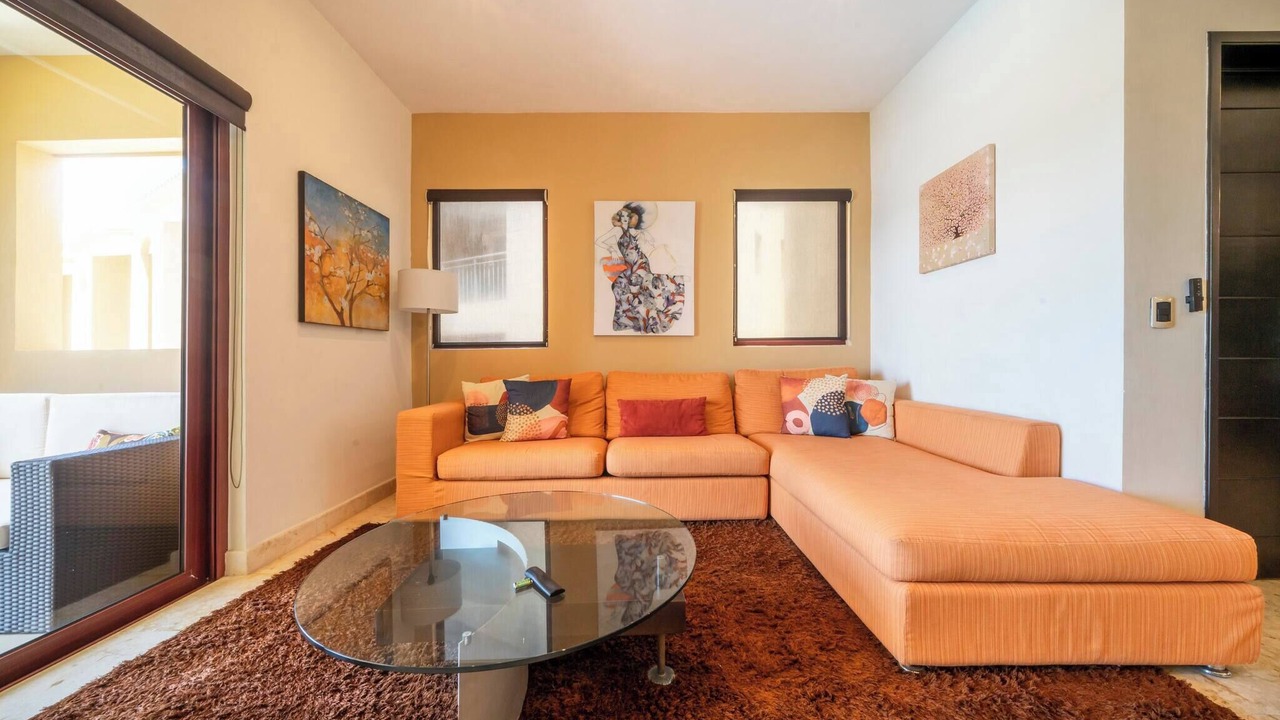 Photo of Livingroom in Downtown