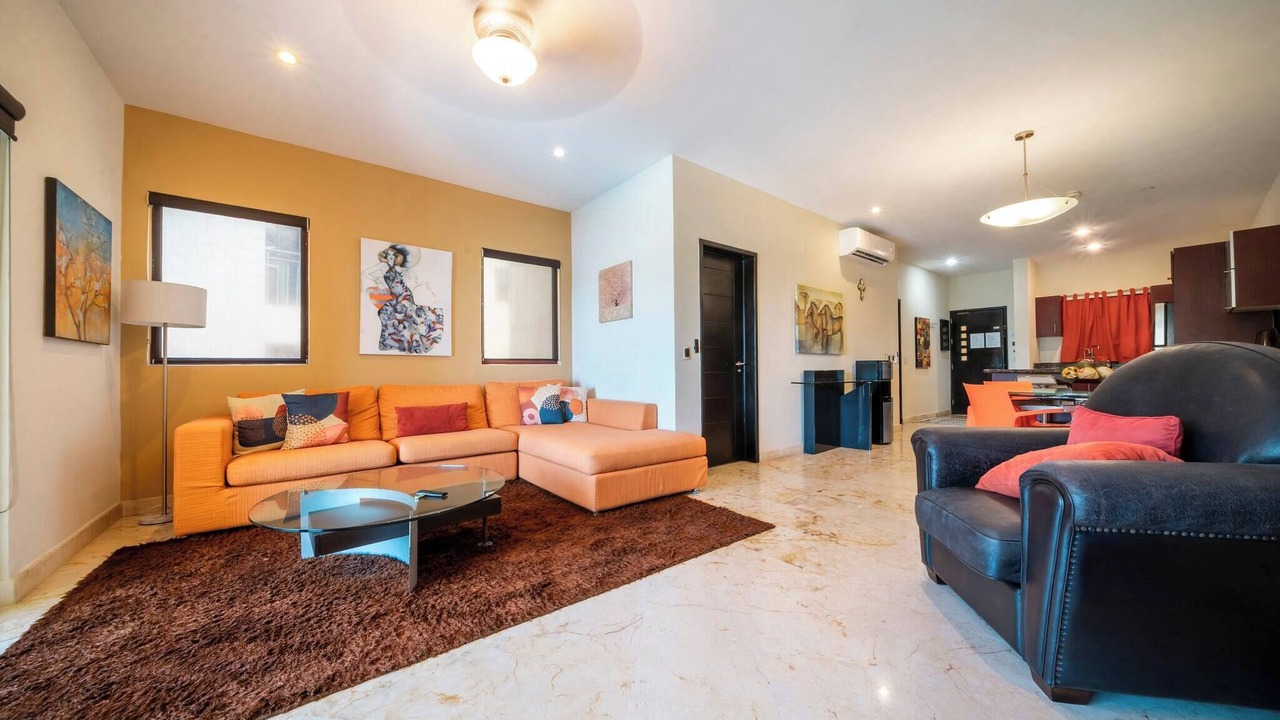 Photo of Livingroom in Downtown