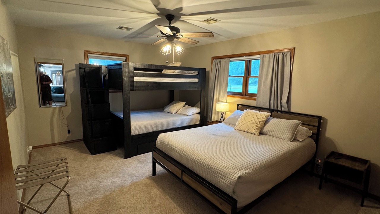Photo of Bedroom in Grove