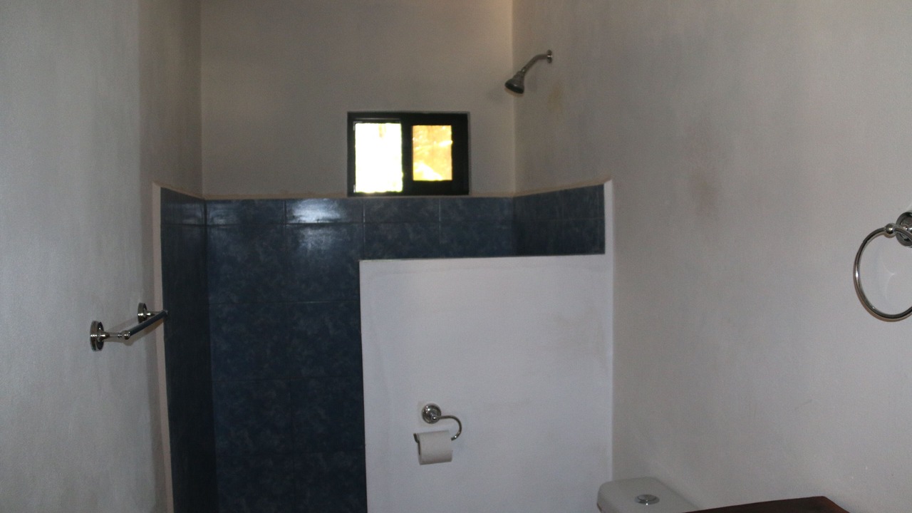 Photo of Bathroom in Francisco Uh May