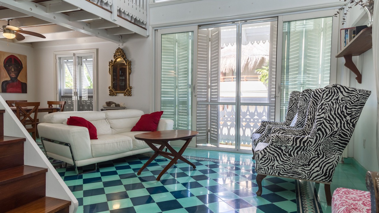 Photo of Livingroom in Downtown