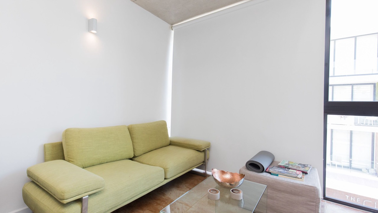 Photo of Livingroom in 12th Street