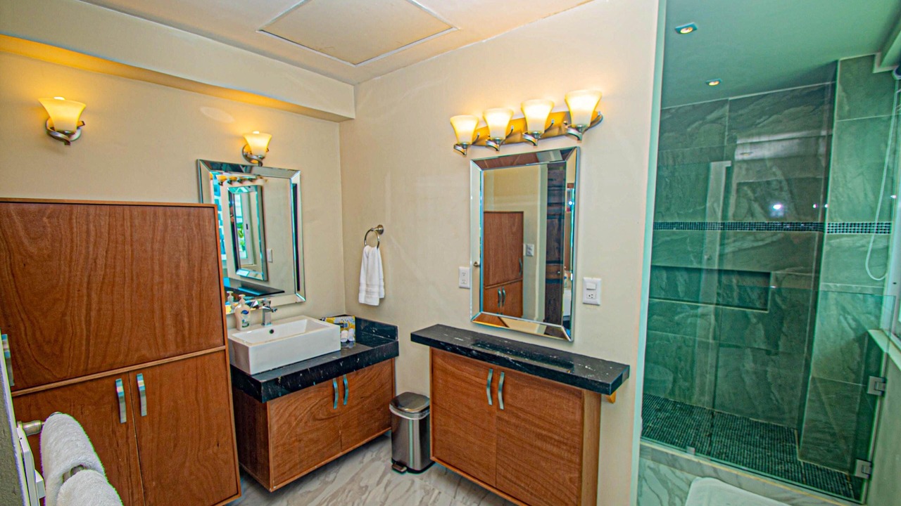 Photo of Bathroom in Zona Hotelera