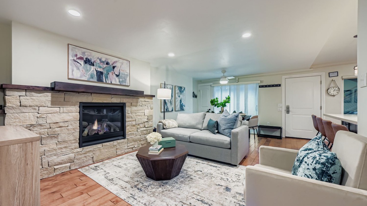 Photo of Livingroom in North Park City