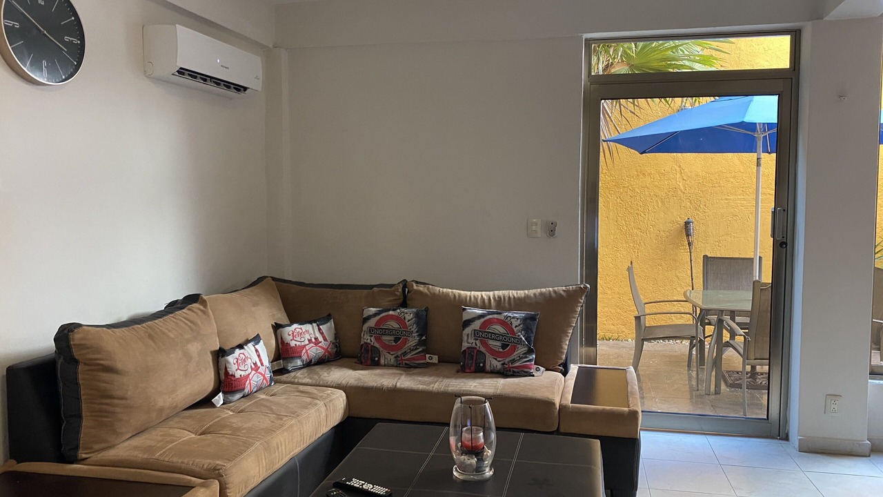 Photo of Livingroom in Downtown