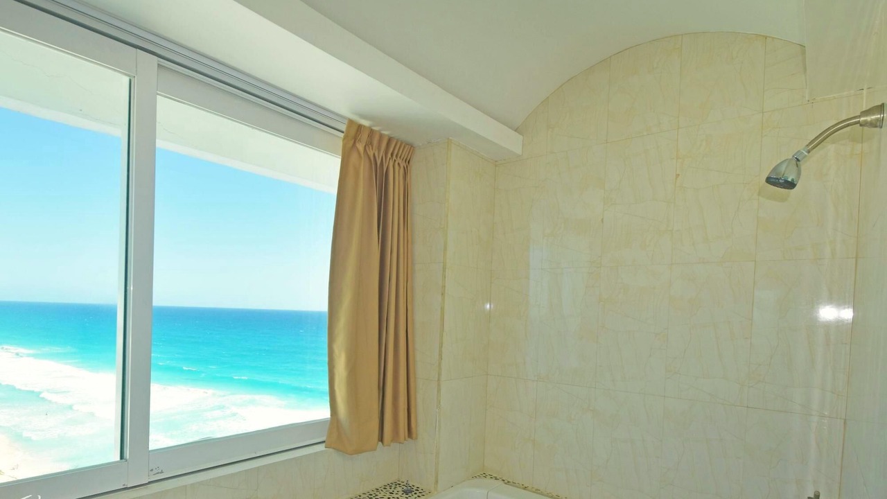 Photo of Bathroom in Zona Hotelera