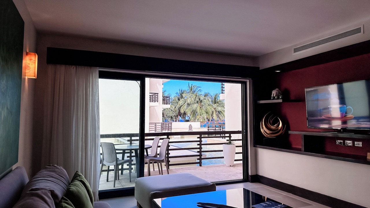 Photo of Livingroom in Downtown