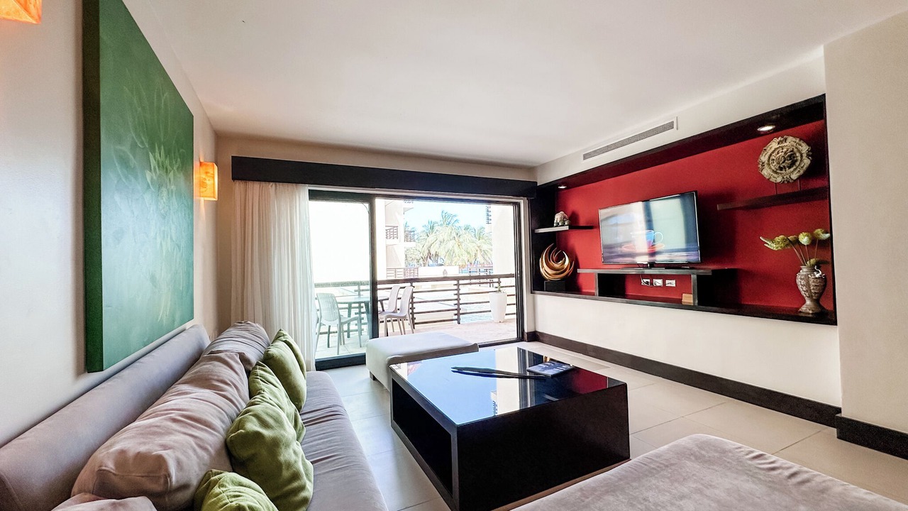 Photo of Livingroom in Downtown