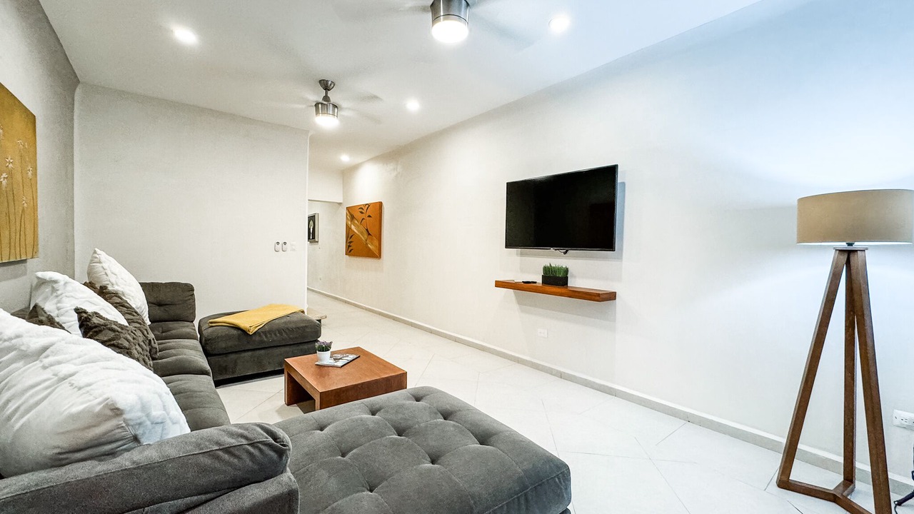 Photo of Livingroom in Downtown