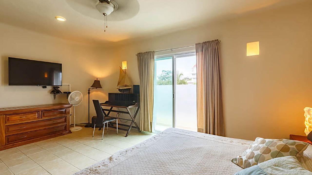 Photo of Bedroom in 12th Street
