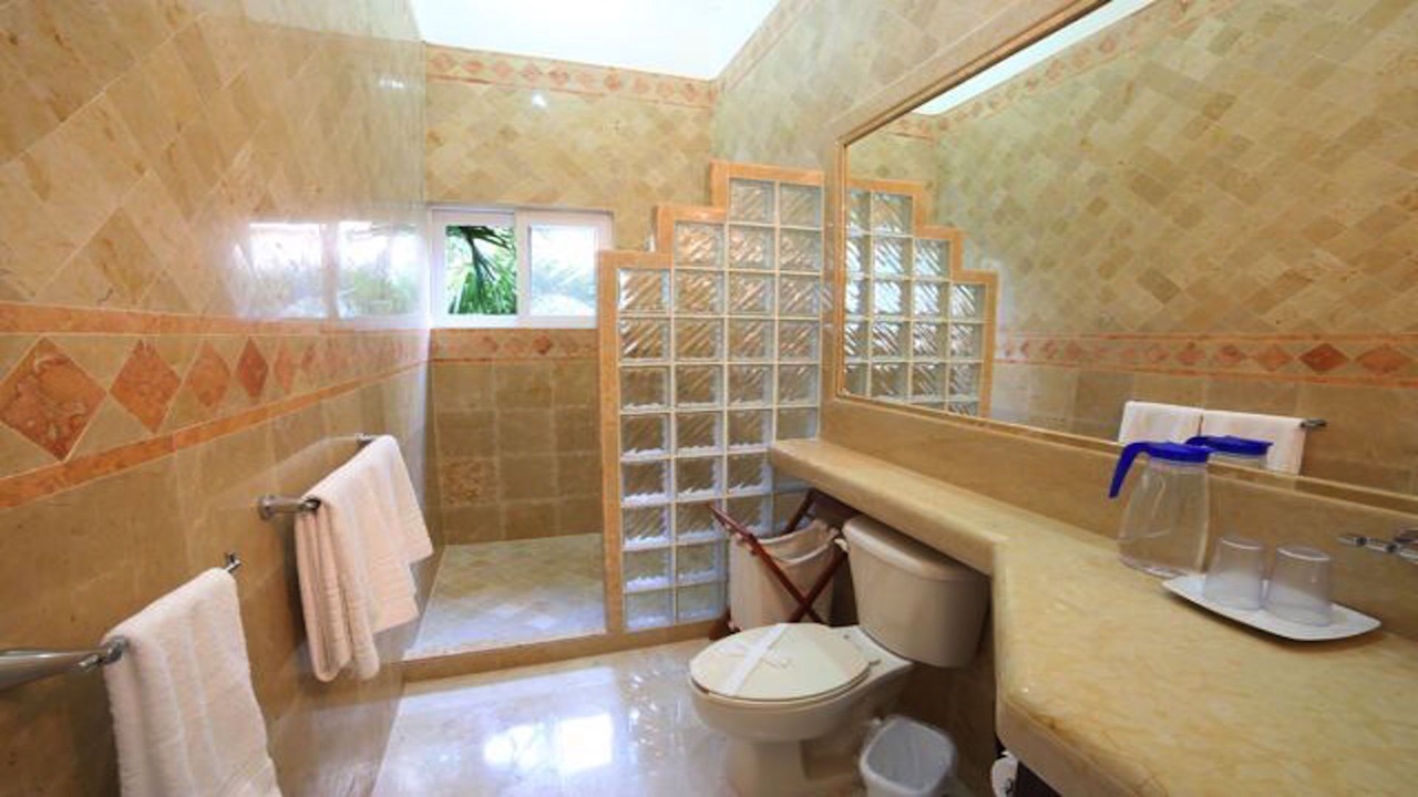 Photo of Bathroom in Puerto Aventuras