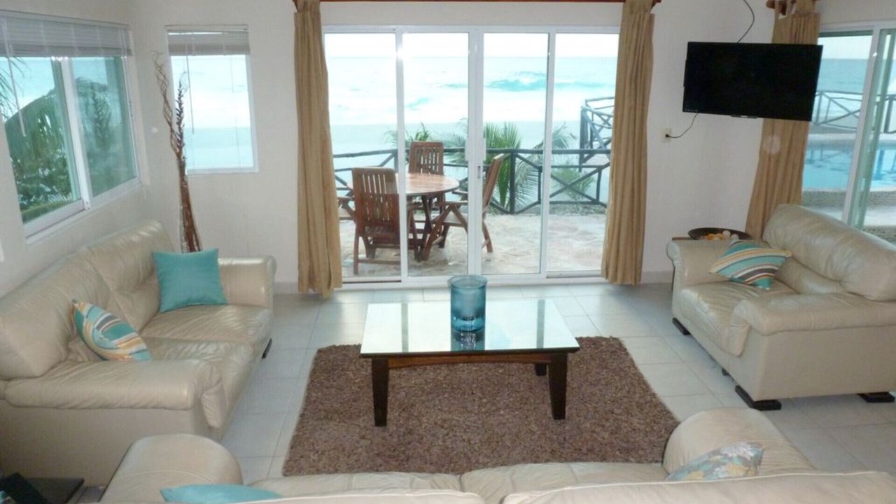 Photo of Livingroom in Salinas