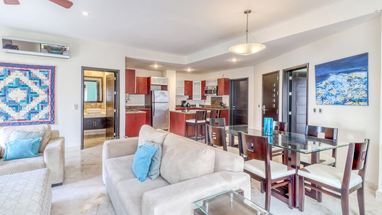Photo of Livingroom in Downtown