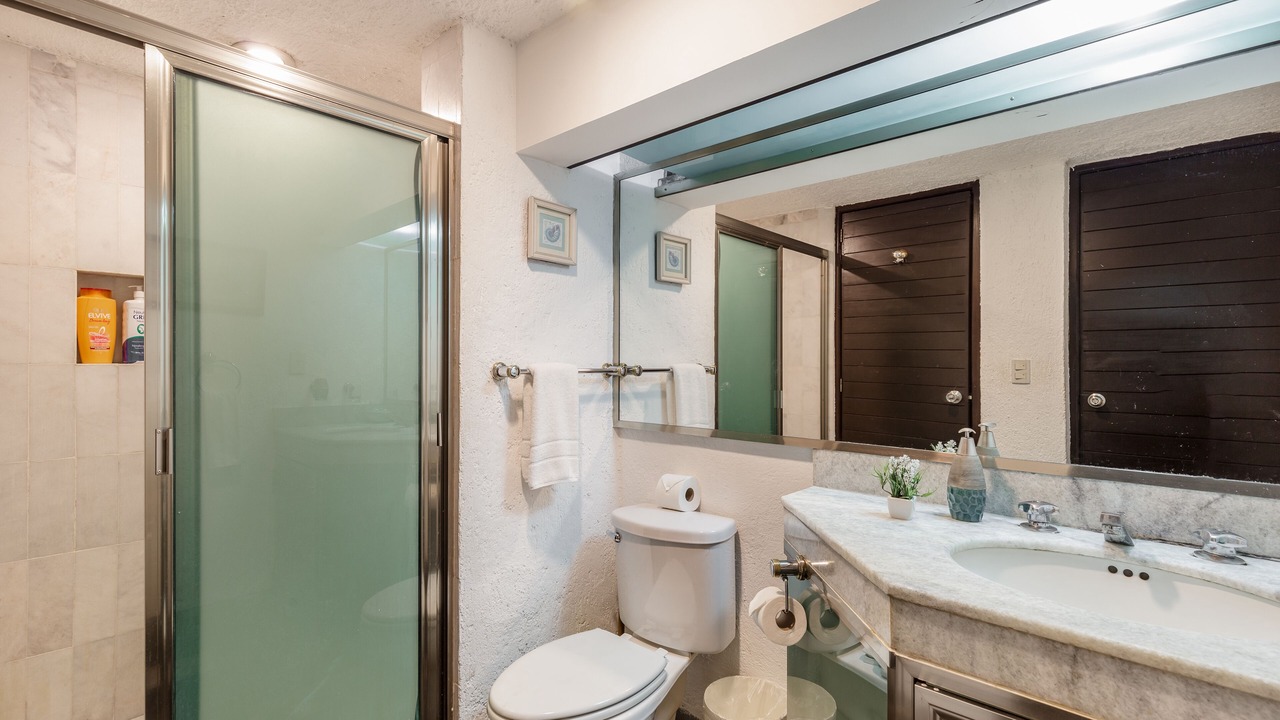 Photo of Bathroom in Zona Hotelera