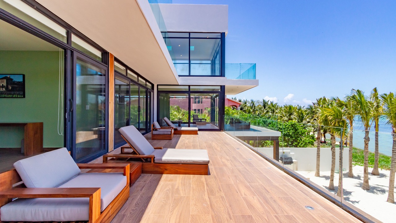 Photo of Patio Balcony in Soliman Bay