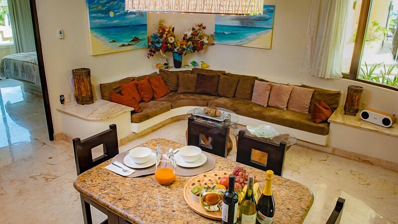 Photo of Livingroom in Downtown
