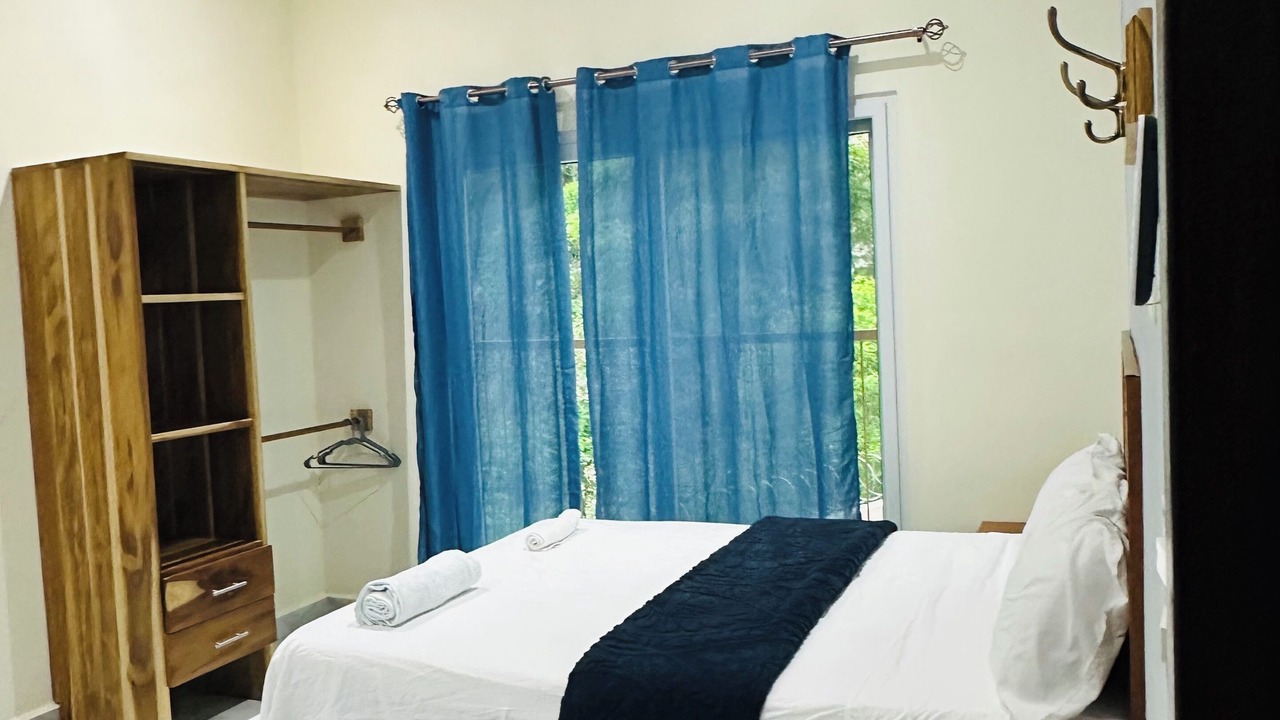 Photo of Bedroom in Flores