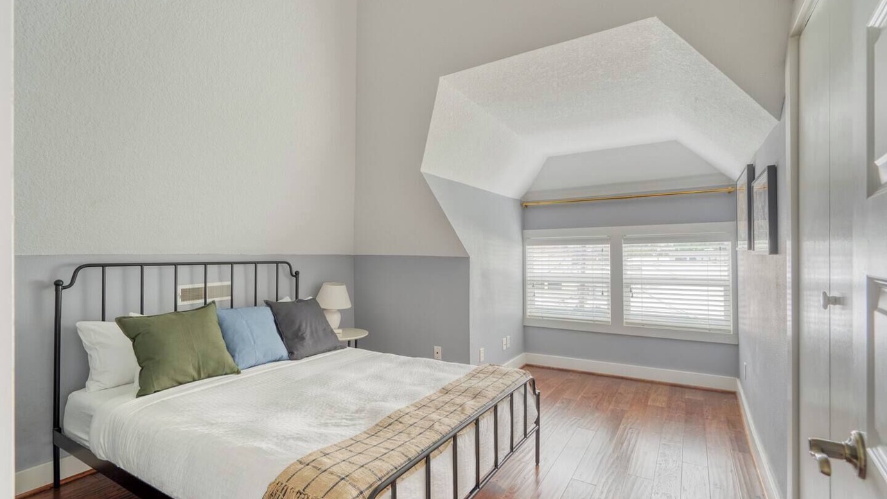 Photo of Bedroom in Alphabet Historic District