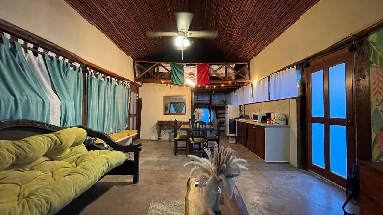 Photo of Livingroom in Downtown
