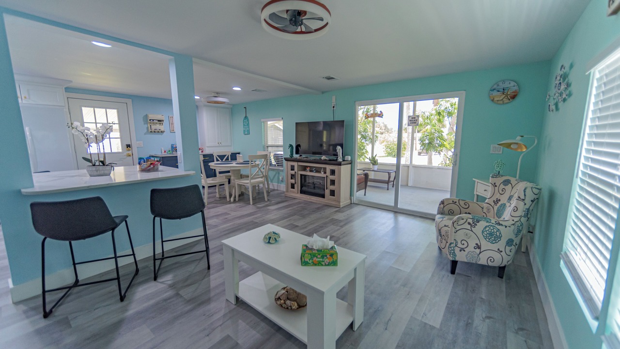 Photo of Livingroom in Edgewater