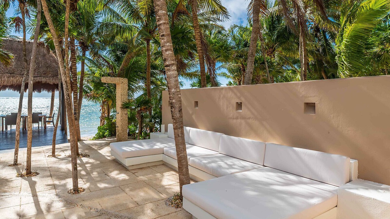 Photo of Patio Balcony in Soliman Bay