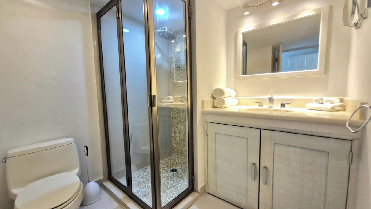 Photo of Bathroom in Zona Hotelera