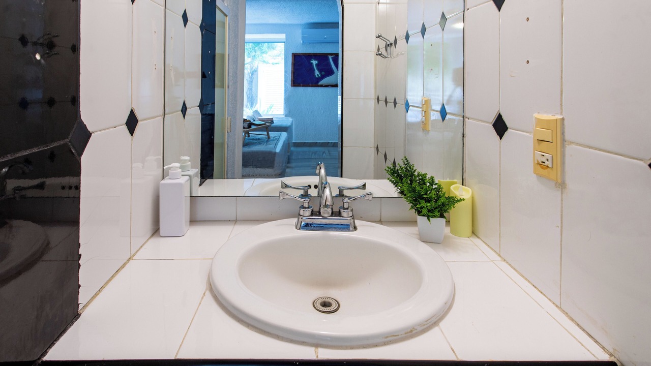 Photo of Bathroom in Zona Hotelera