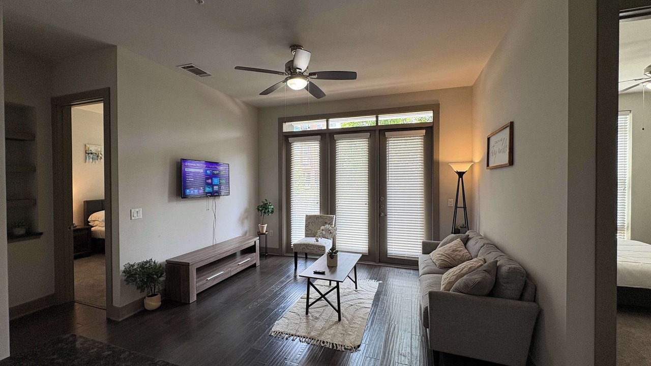 Photo of Livingroom in 12th Street