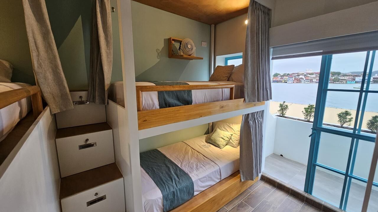Photo of Bedroom in Flores