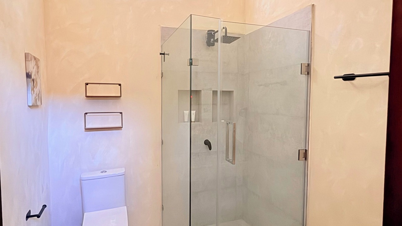 Photo of Bathroom in Flores