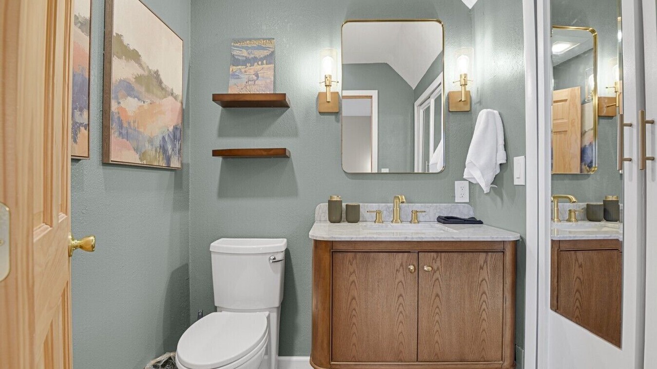 Photo of Bathroom in Rainbow Valley