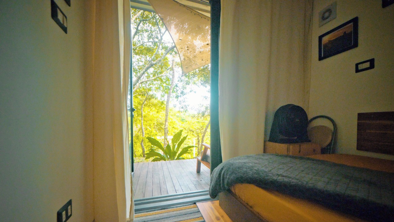 Photo of Bedroom in Flores