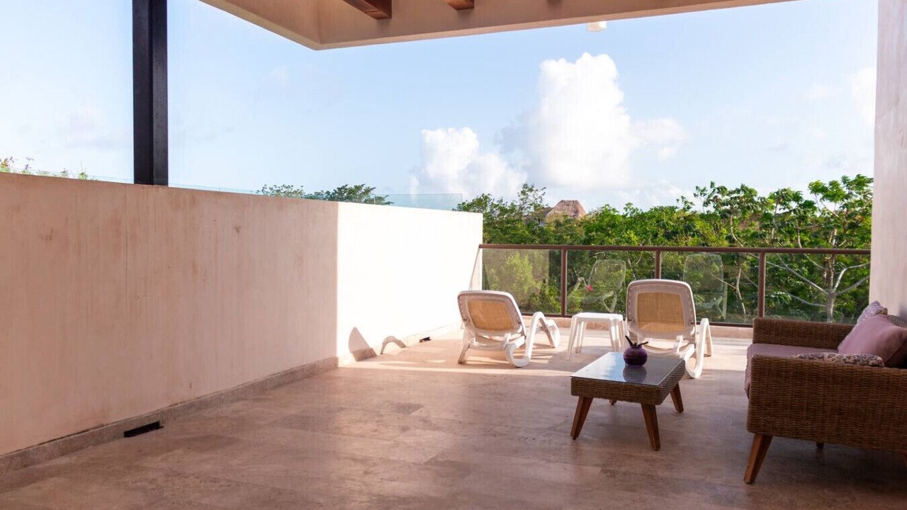 Photo of Patio Balcony in Soliman Bay