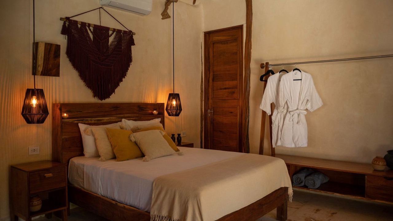 Photo of Bedroom in Francisco Uh May
