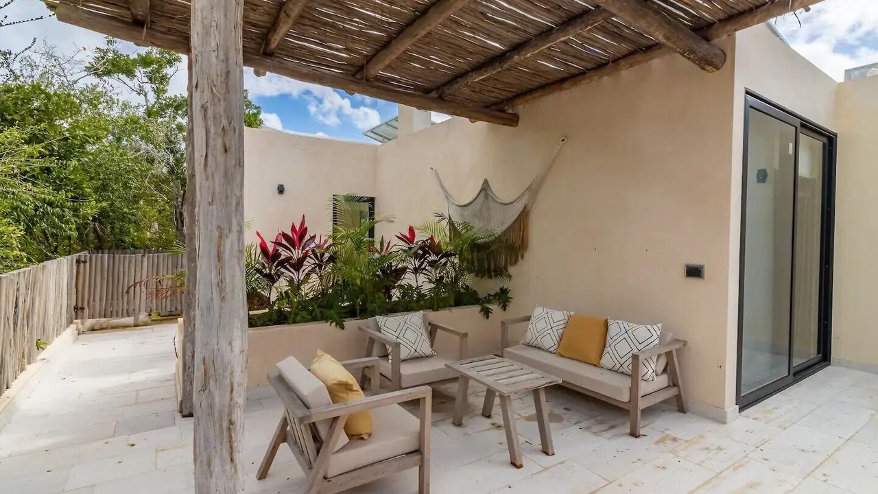 Photo of Patio Balcony in Soliman Bay