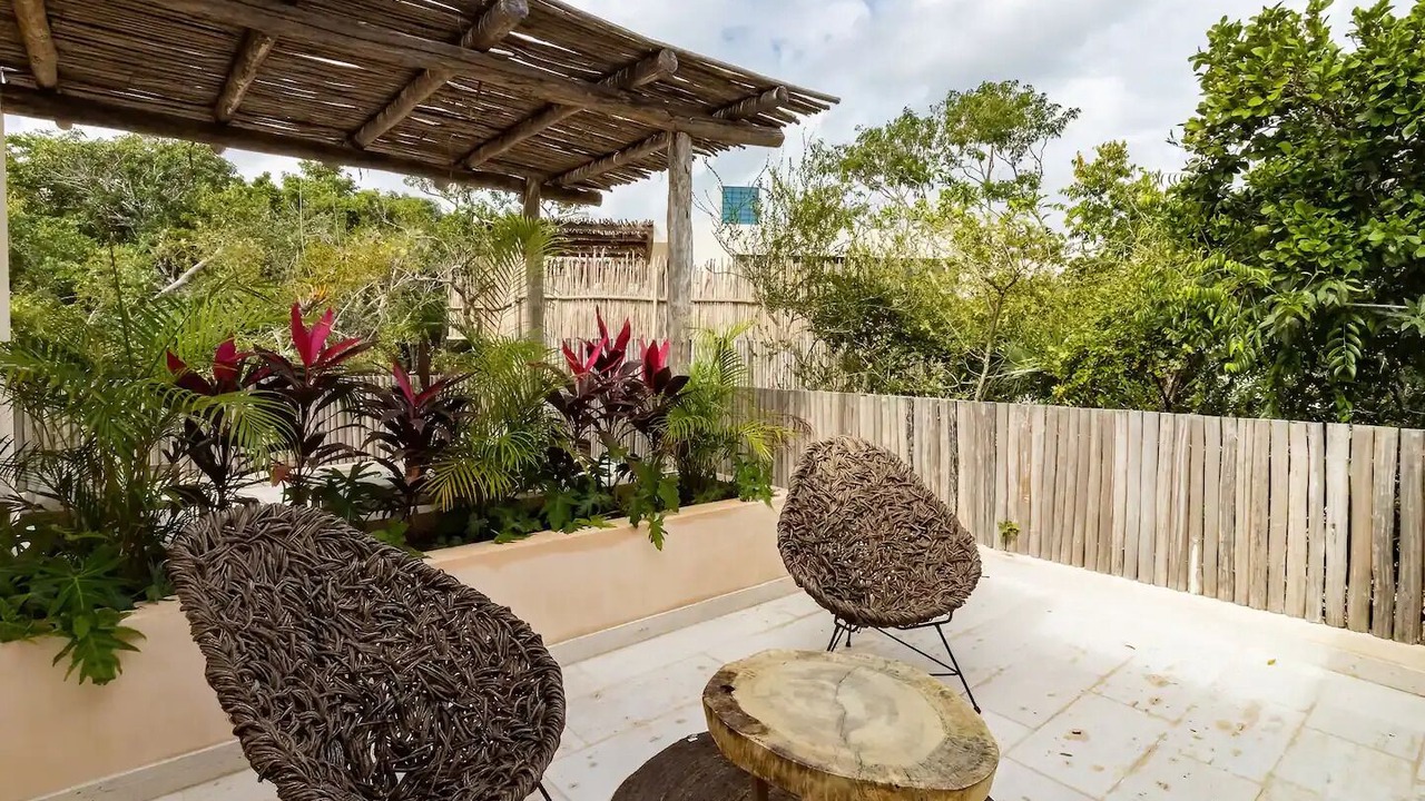Photo of Patio Balcony in Soliman Bay