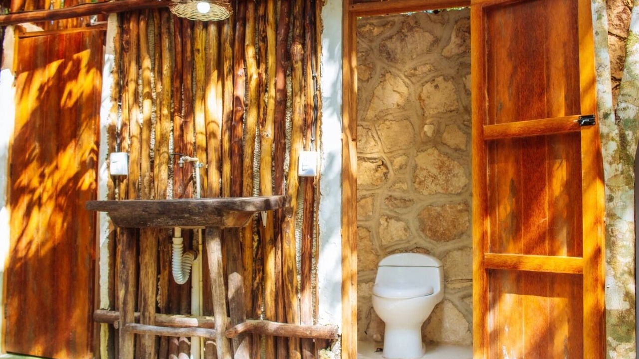 Photo of Bathroom in Francisco Uh May
