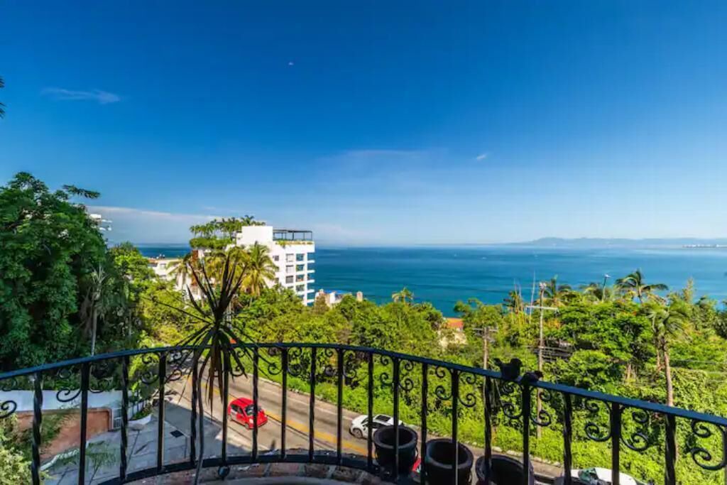 Photo of Outdoor in Romantic Zone