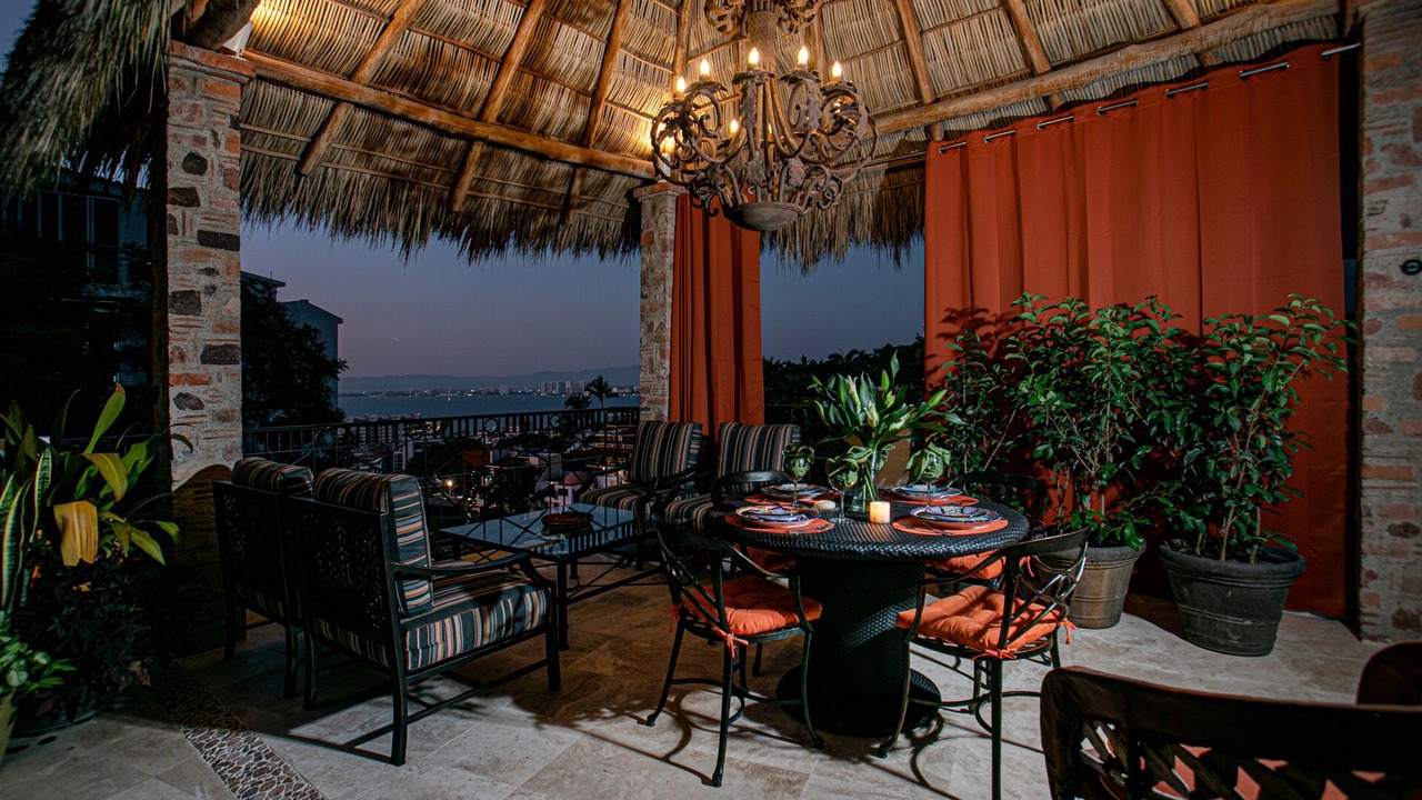 Photo of Outdoor in Romantic Zone