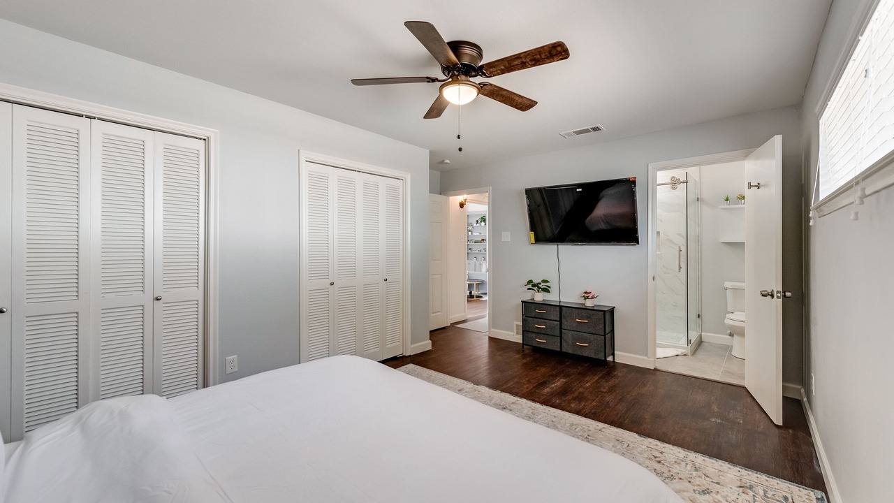 Photo of Bedroom in Park Central