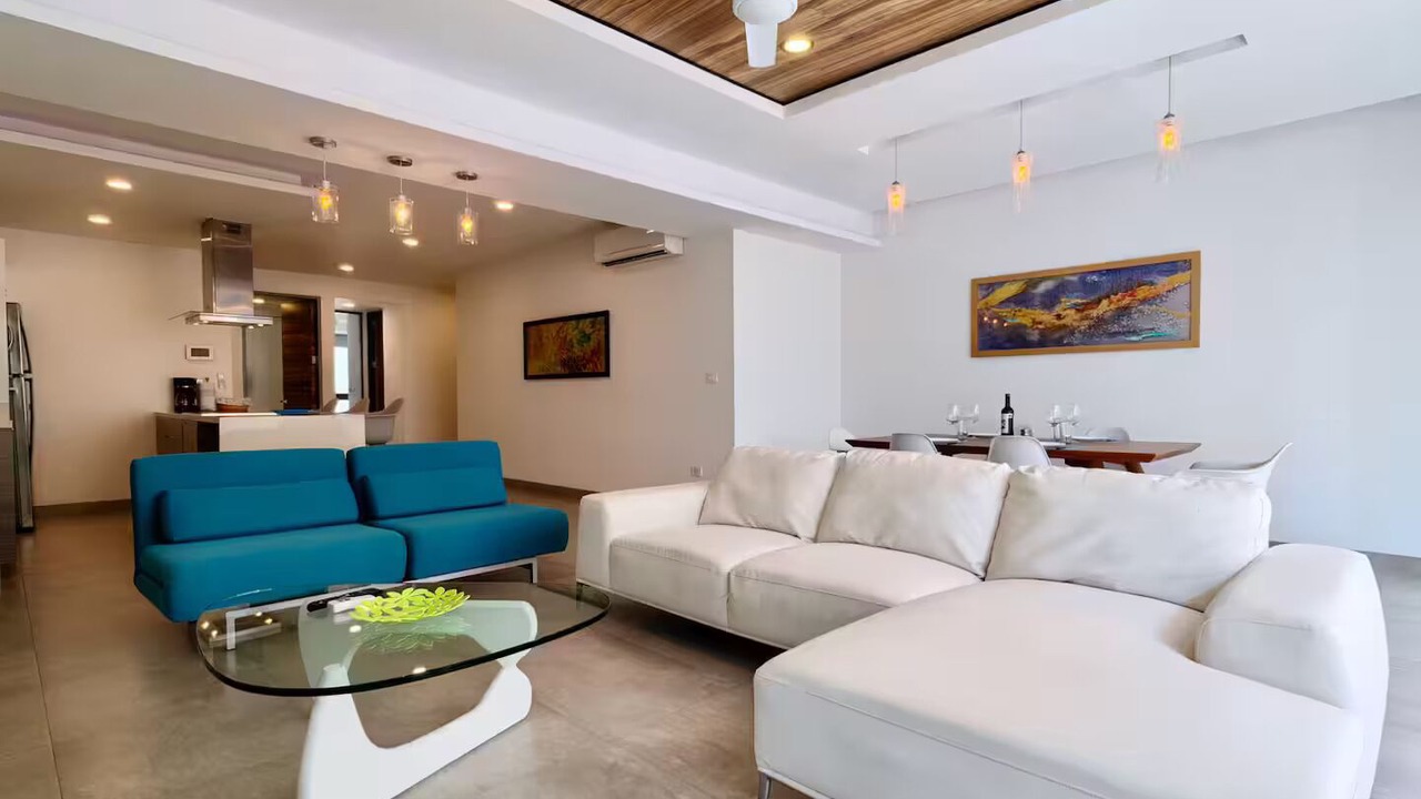 Photo of Livingroom in 12th Street