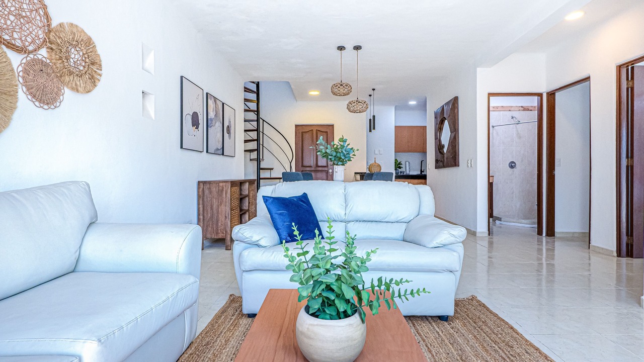 Photo of Livingroom in 12th Street