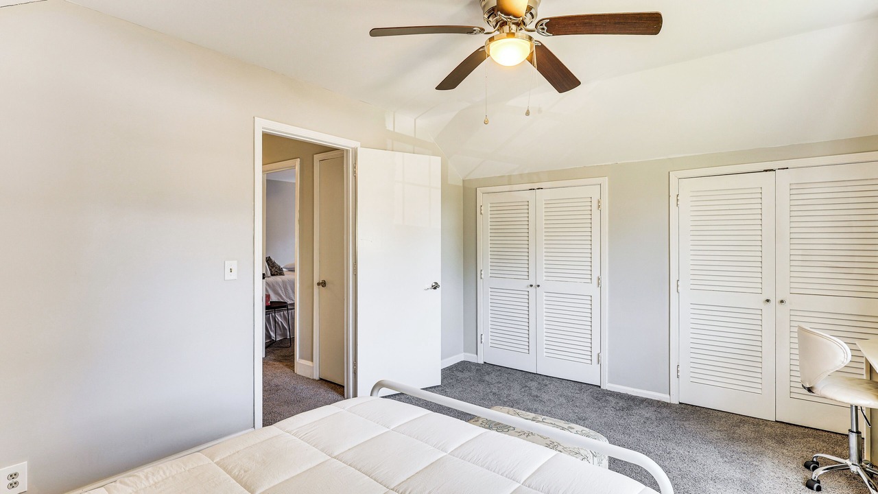 Photo of Bedroom in Country Club Estates