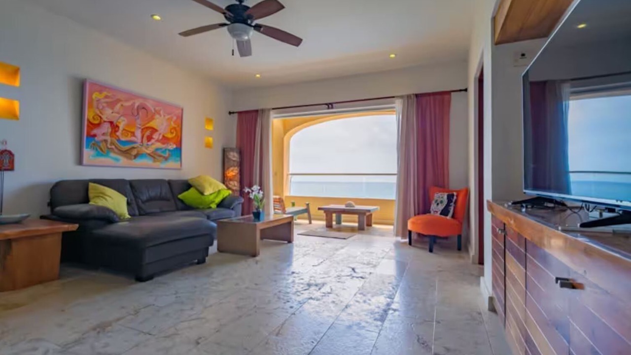 Photo of Livingroom in Salinas