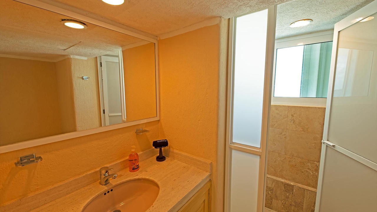 Photo of Bathroom in Zona Hotelera