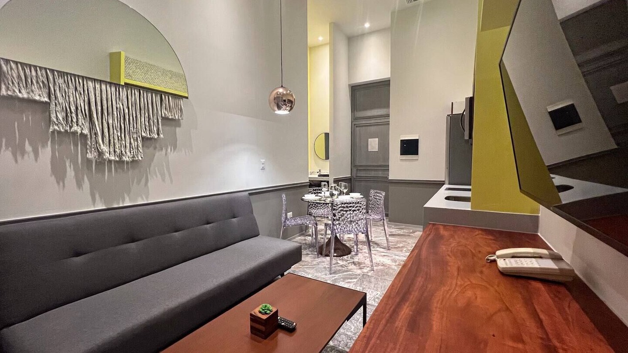 Photo of Livingroom in 12th Street