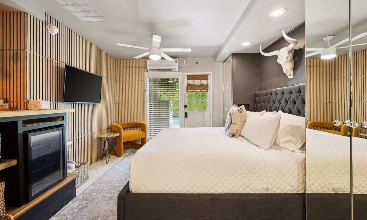 Photo of Bedroom in Tahquitz River Estates
