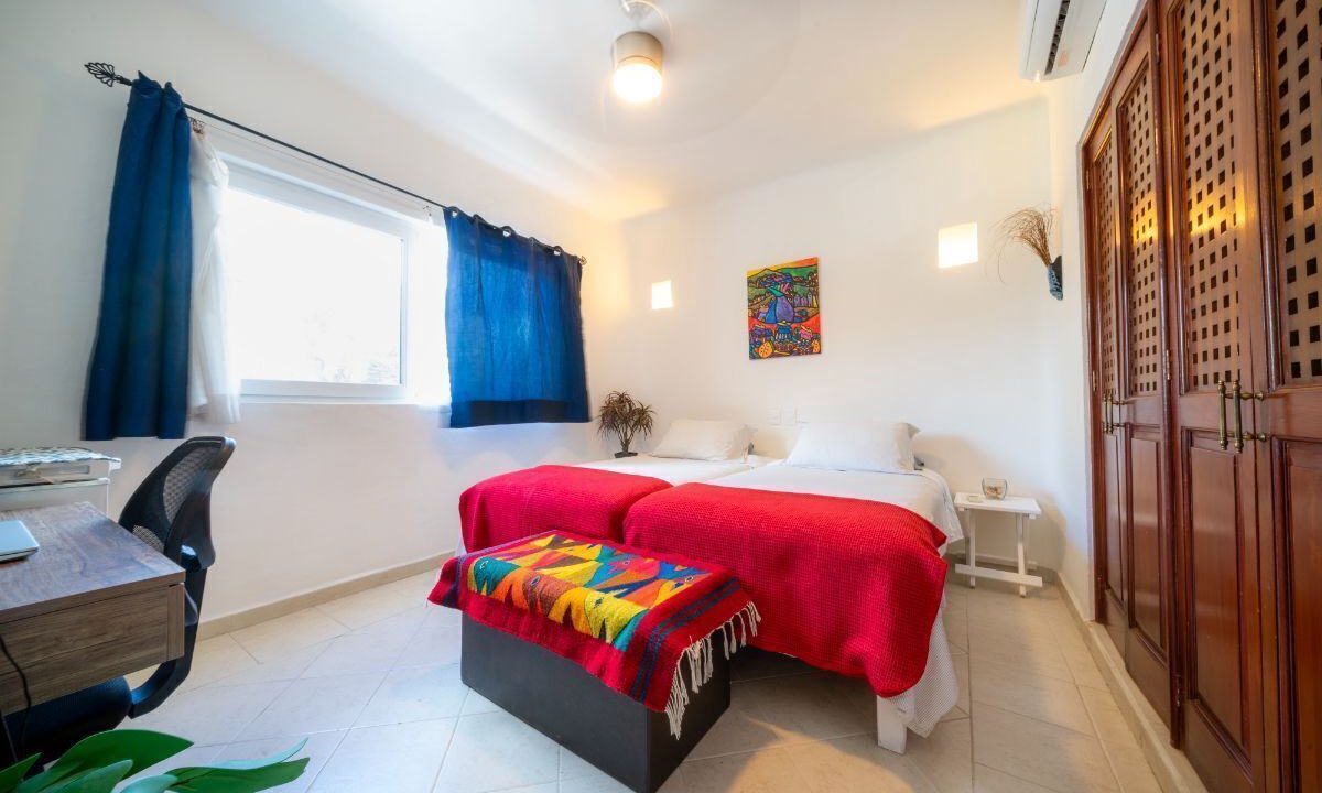 Photo of Bedroom in 12th Street