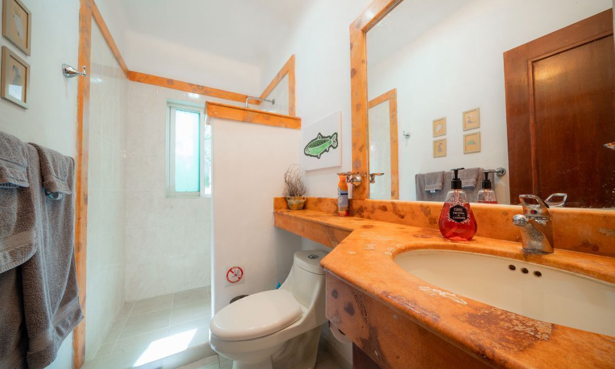 Photo of Bathroom in 12th Street