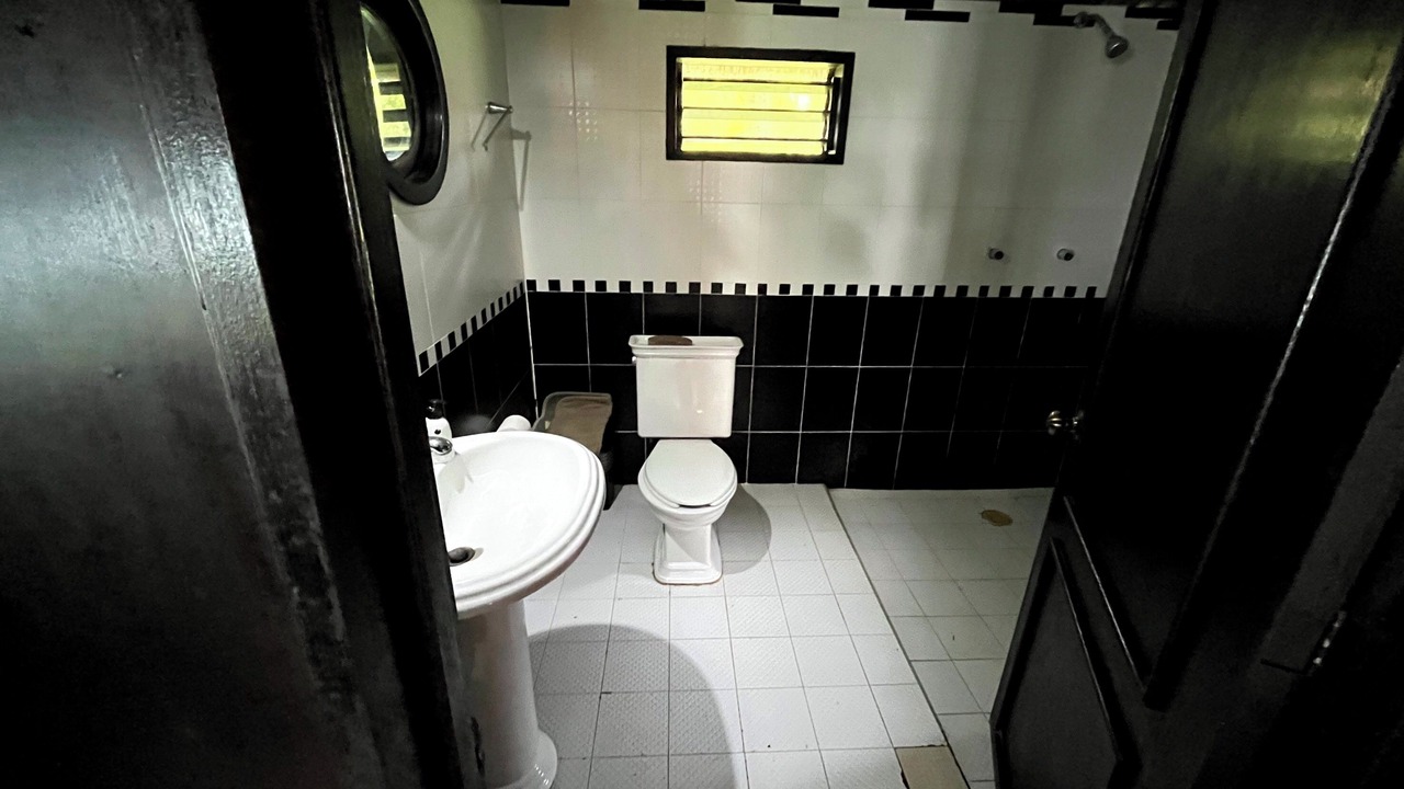 Photo of Bathroom in Huay-Pix